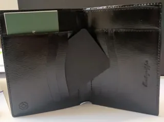 Portafoglio uomo nero effetto coccodrillo