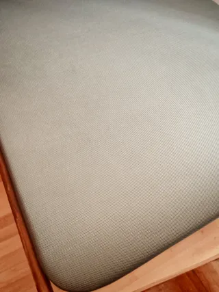 Base tapizada tapiflex 135 cm con Patas.