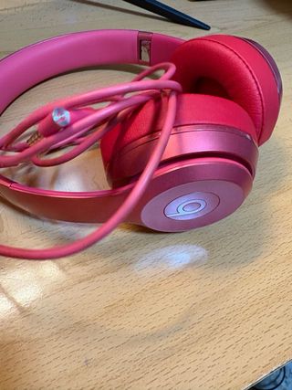 Beats Solo Auriculares Rosas y Rojos