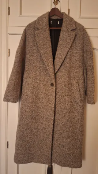 Abrigo largo beige y gris..Oversaze