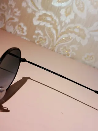 Occhiali da sole Ray-Ban rotondi neri