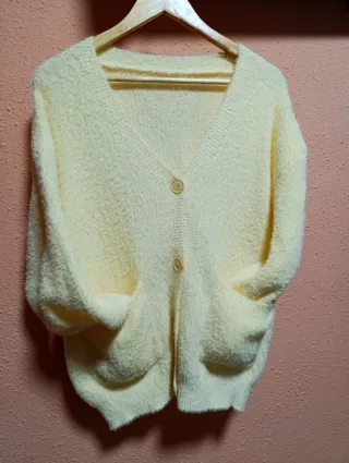 Chaqueta de punto amarilla