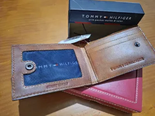 Carteras Tommy Hilfiger Marrón y Negra