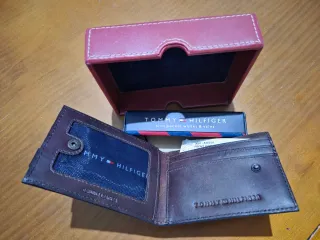 Carteras Tommy Hilfiger Marrón y Negra