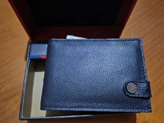 Carteras Tommy Hilfiger Marrón y Negra