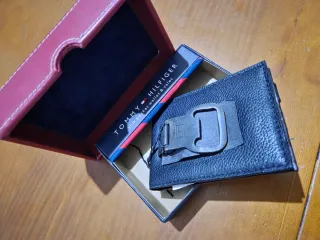 Carteras Tommy Hilfiger Marrón y Negra