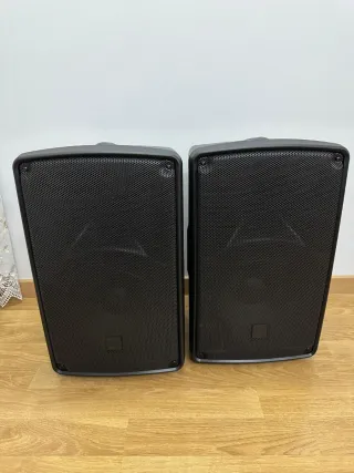 Altavoces amplificados Rcf nuevos