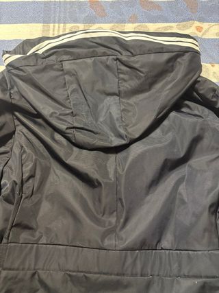 Chaqueta chubasquero azul marino