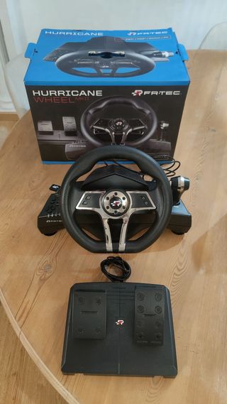 PS4 con 2 controller + VR + volante + 8 giochi + Let's Sing