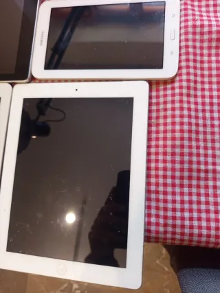 4 Tablet Rotti per Pezzi di Ricambio