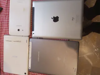 4 Tablet Rotti per Pezzi di Ricambio