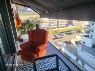 Sillón de salón tapizado