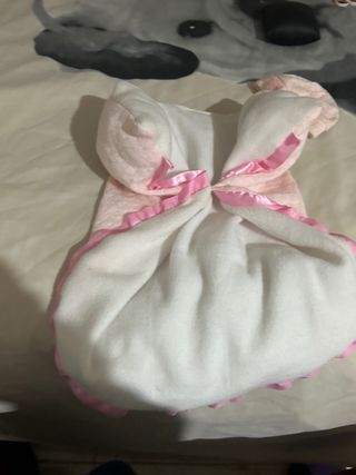 Muñeco bebé con conjunto rosa