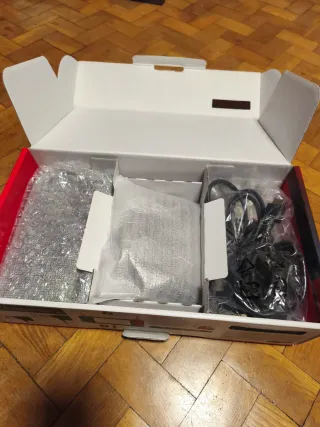 Nintendo Switch Azul y Rojo Completa y juego Mario