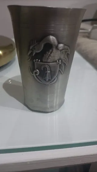Juego de 6 vasos de estaño con dragón