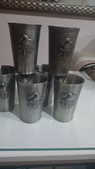 Juego de 6 vasos de estaño con dragón