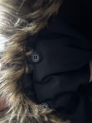 Abrigo Zara niña negro con pelo talla 10