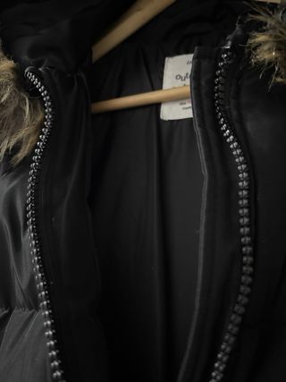 Abrigo Zara niña negro con pelo talla 10