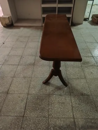 Mesa de comedor de madera