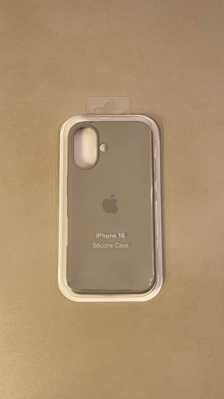 Funda iPhone 16 Gris