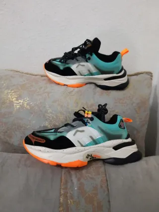 Zapatillas deportivas hombre naranja y turquesa