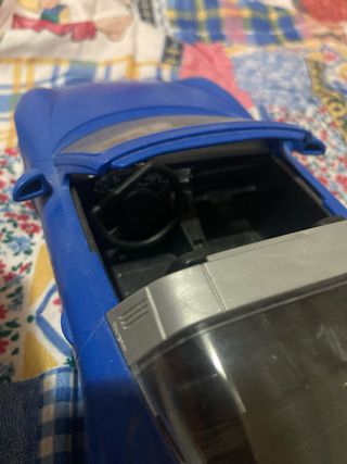 Coche deportivo azul