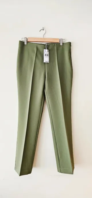 Pantalón vestir Mango T.40 verde oliva