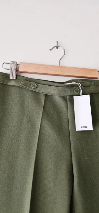 Pantalón vestir Mango T.40 verde oliva