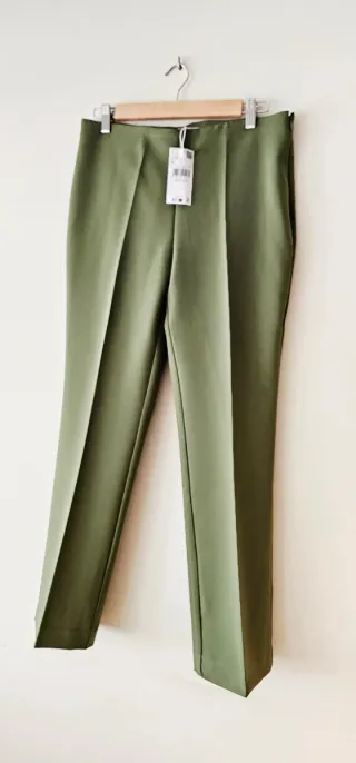 Pantalón vestir Mango T.40 verde oliva