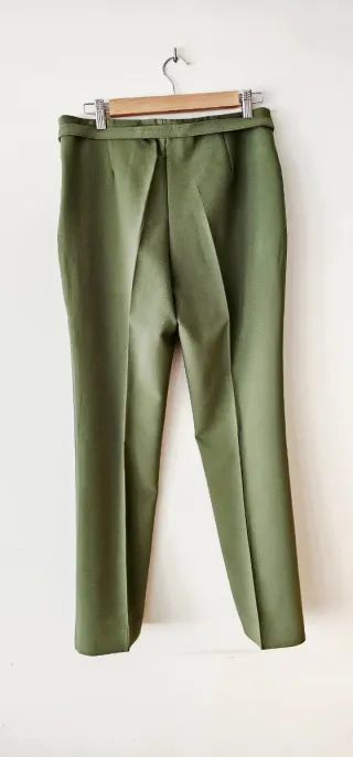 Pantalón vestir Mango T.40 verde oliva