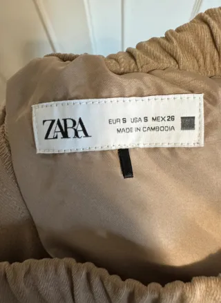 Conjunto Zara Beige Pantalón y Sudadera