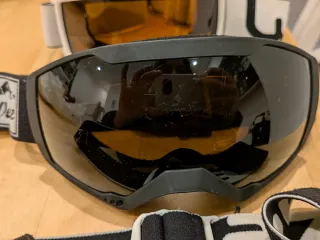 3 paia di occhiali da sci per bambini