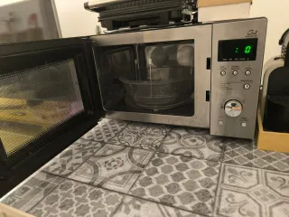 Microondas Daewoo con Grill