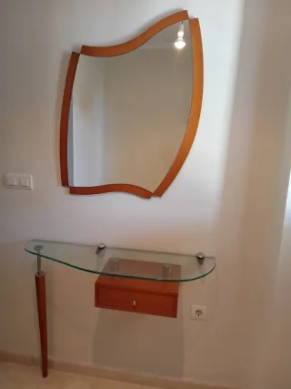 Entradita con espejo y cajón