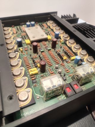 Amplificador Krell KST-100 Negro