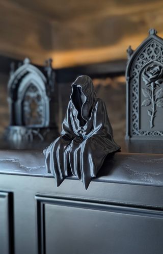 Figura Fantasma Sentado Preto
