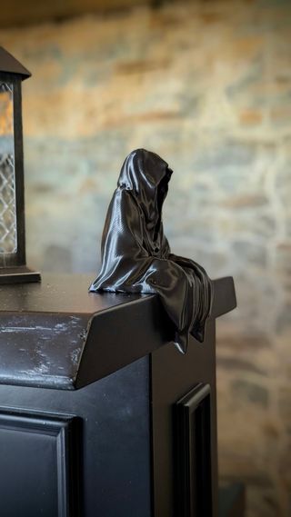 Figura Fantasma Sentado Preto