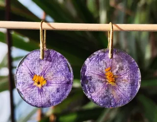 Pendientes flor Campanilla resina dorados