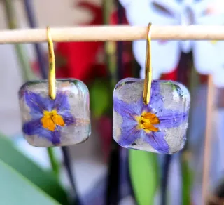 Pendientes flor Campanilla resina dorados