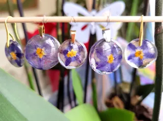 Pendientes flor Campanilla resina dorados