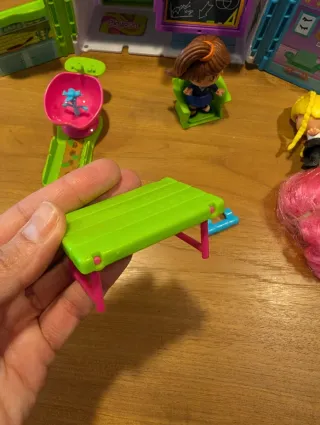 Casa y Muñecas Pinypon Colegio