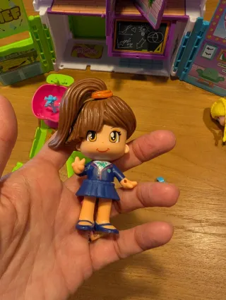 Casa y Muñecas Pinypon Colegio