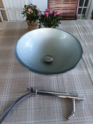 Lavabo de cristal redondo + grifo+ válvula