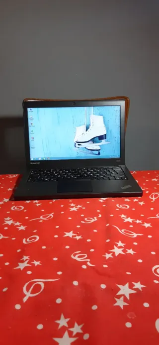 Portátil Lenovo Pro Intel Core i5 como nuevo