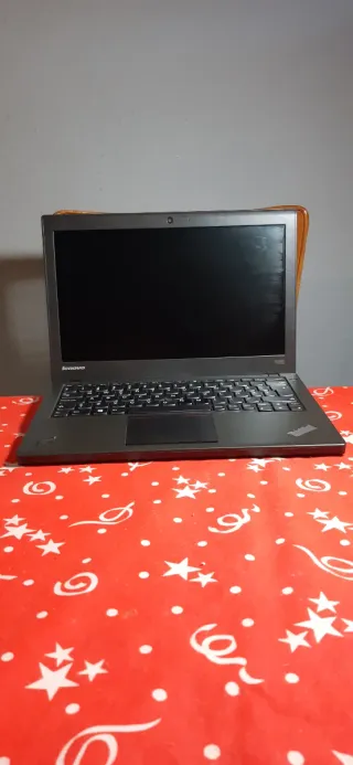 Portátil Lenovo Pro Intel Core i5 como nuevo