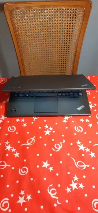 Portátil Lenovo Pro Intel Core i5 como nuevo