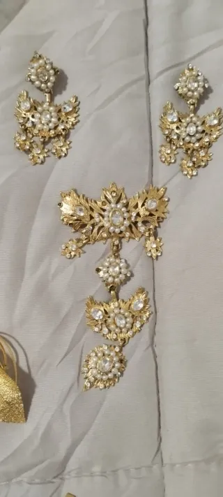 Conjunto Joyas Fallera dorado y Perlas
