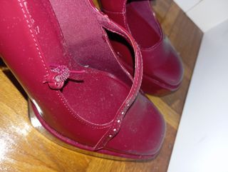 Zapatos de tacón charol granate Stradivarius