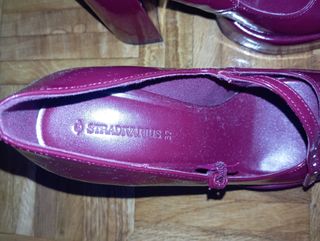 Zapatos de tacón charol granate Stradivarius