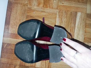 Zapatos de tacón charol granate Stradivarius